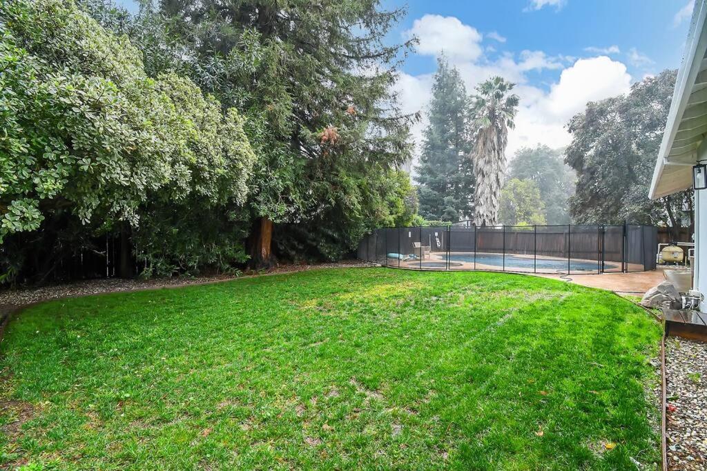 The Charming Home With A Pool يوبا سيتي المظهر الخارجي الصورة